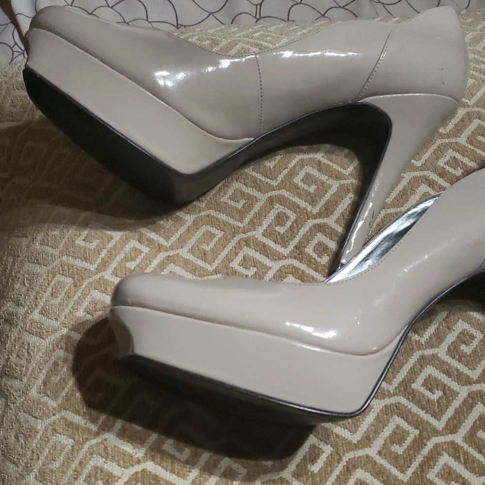 Beige Heels - Picture 4 of 4